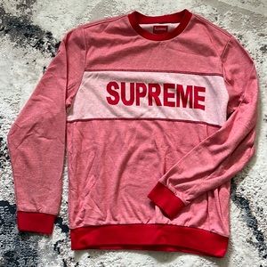 Supreme sweater worn a few times.There’s a barely noticeable tiny stain on front